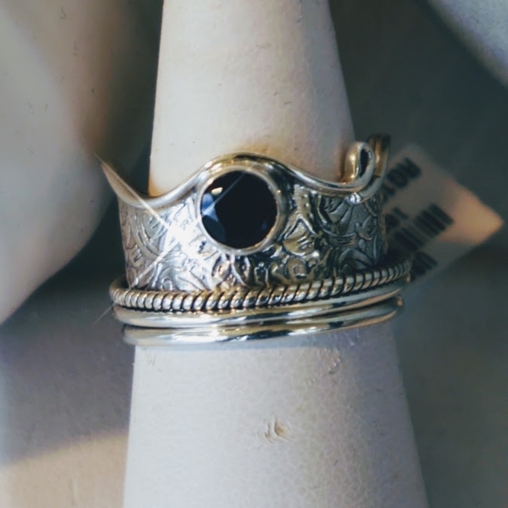 ** NEW PRICE DROP**Garnet and Silver Crown Ring